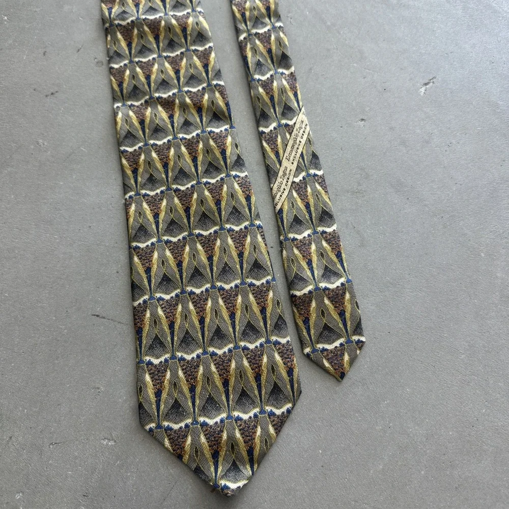 Ermengildo Zegna Men's Silk Tie Made In Italy - Exclusive Design - Abstract